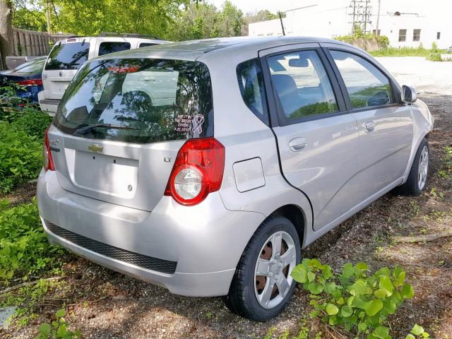 KL1TD66E19B652383 - 2009 CHEVROLET AVEO LS SILVER photo 4