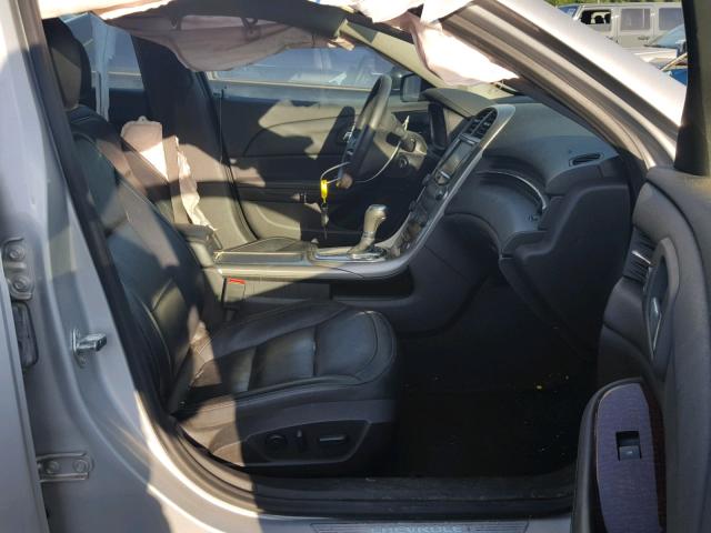 1G11H5SA4DF267363 - 2013 CHEVROLET MALIBU LTZ ვერცხლისფერი ფოტო 5