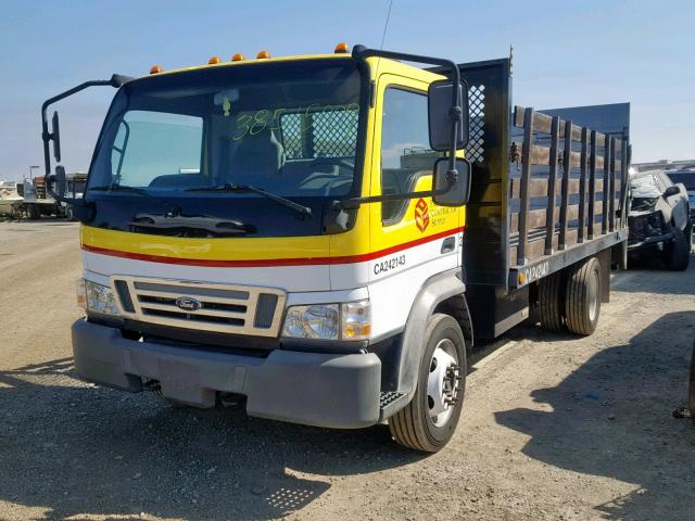 3FRML55Z76V290687 - 2006 FORD LOW CAB FO WHITE photo 2