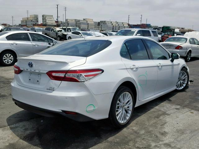 4T1B21HK2JU006483 - 2018 TOYOTA CAMRY HYBR WHITE photo 4