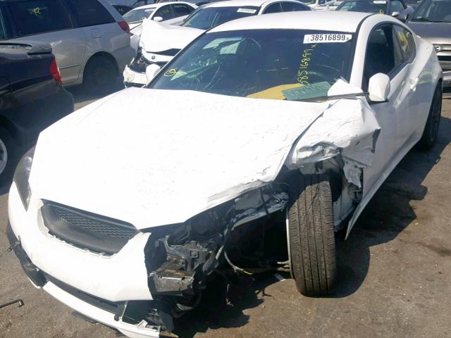 KMHHT6KD2BU053030 - 2011 HYUNDAI GENESIS CO WHITE photo 2