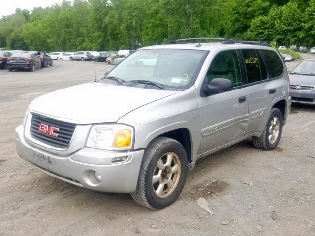 1GKDT13S452112456 - 2005 GMC ENVOY SILVER photo 2