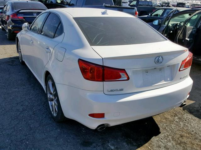 JTHBF5C24A5115396 - 2010 LEXUS IS 250 WHITE photo 3