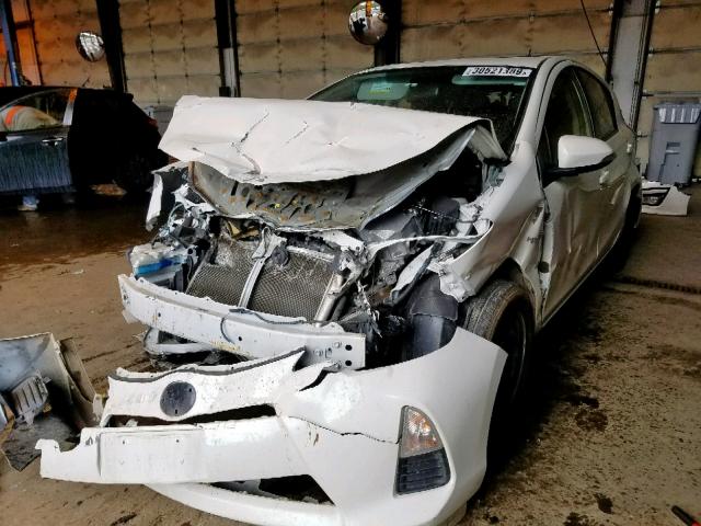 JTDKDTB31E1568832 - 2014 TOYOTA PRIUS C WHITE photo 2