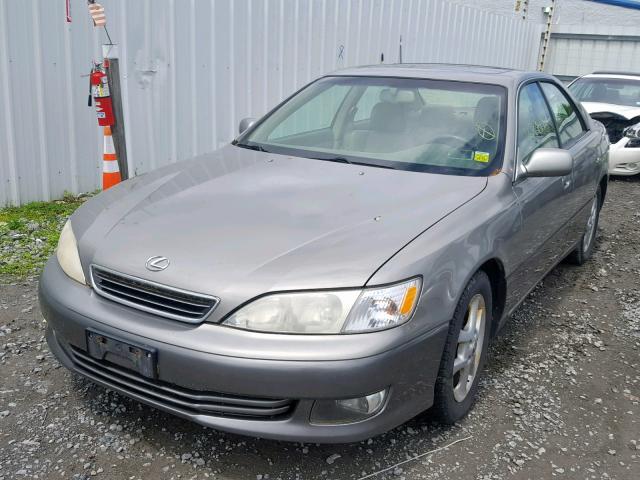 JT8BF28G7Y5087588 - 2000 LEXUS ES 300 GOLD photo 2