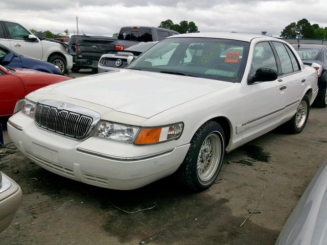 2MEFM74W51X664608 - 2001 MERCURY GRAND MARQ WHITE photo 2