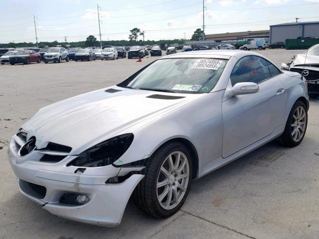 WDBWK56F46F087483 - 2006 MERCEDES-BENZ SLK 350 SILVER photo 2