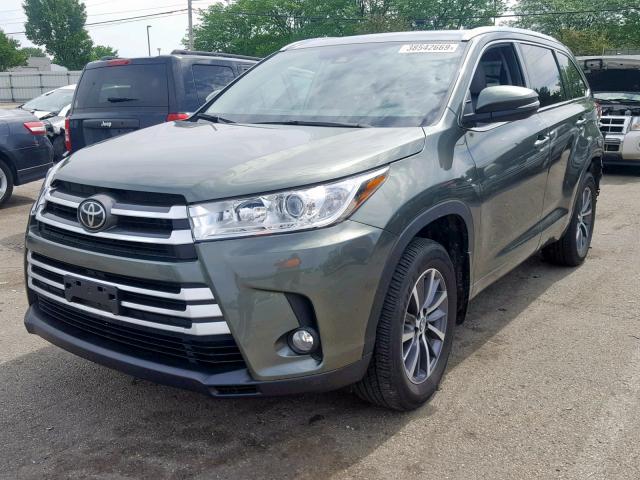 5TDJZRFHXJS808852 - 2018 TOYOTA HIGHLANDER GREEN photo 2