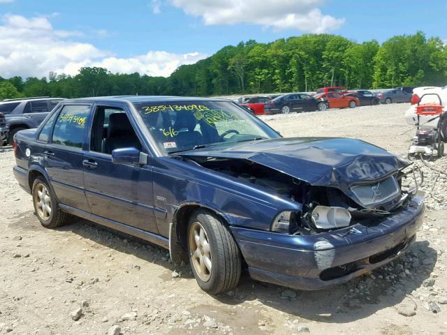 YV1LS5576W1514541 - 1998 VOLVO S70 BLUE photo 1