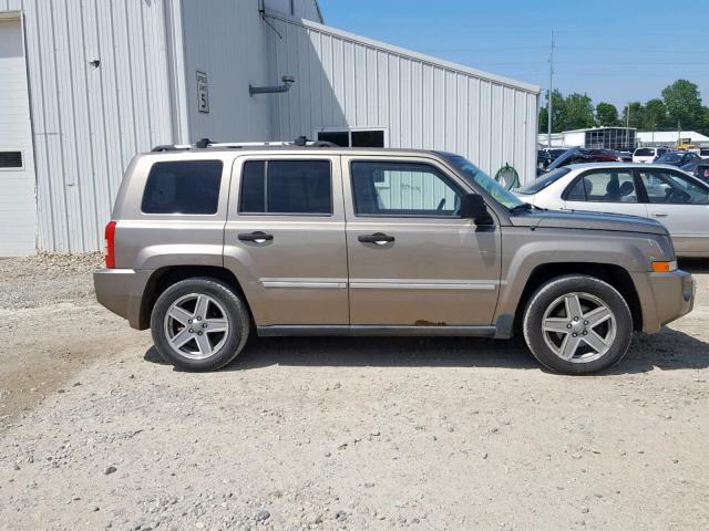 1J8FF48W88D619533 - 2008 JEEP PATRIOT LI GOLD photo 9