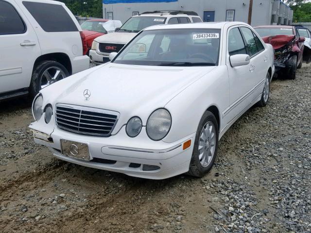 WDBJF65J61B209609 - 2001 MERCEDES-BENZ E 320 WHITE photo 2