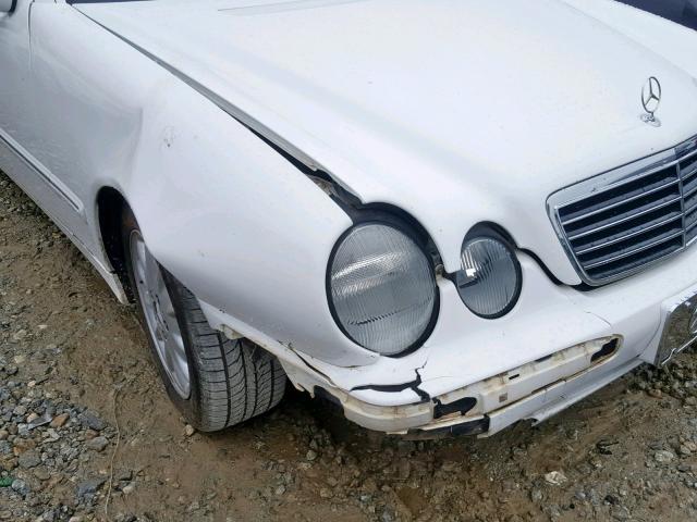 WDBJF65J61B209609 - 2001 MERCEDES-BENZ E 320 WHITE photo 9