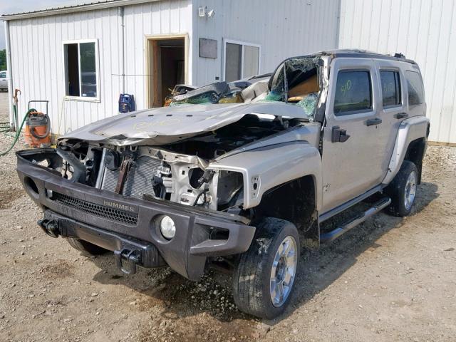 5GTDN136468263832 - 2006 HUMMER H3 SILVER photo 2