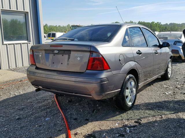 1FAFP34N97W164230 - 2007 FORD FOCUS ZX4 GRAY photo 4