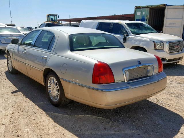 1LNHM83W56Y605238 - 2006 LINCOLN TOWN CAR D WHITE photo 3