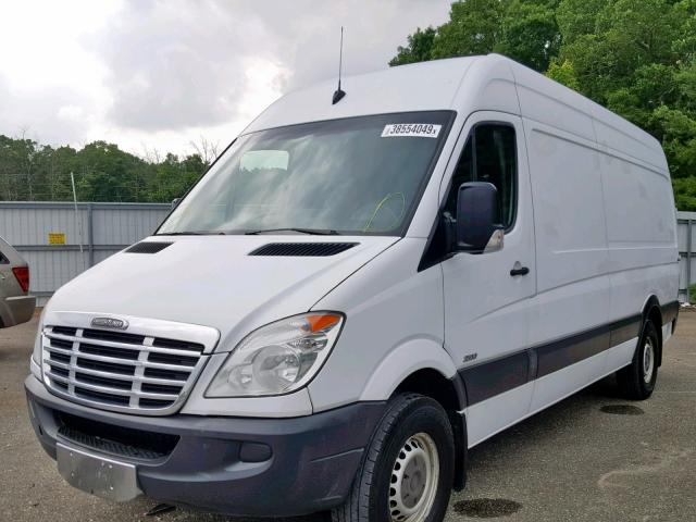 WDYPE8CC5B5604996 - 2011 FREIGHTLINER SPRINTER 2 WHITE photo 2