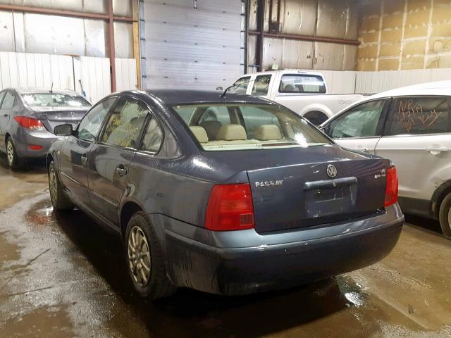 WVWDH63B51E005242 - 2001 VOLKSWAGEN PASSAT GLS BLUE photo 3