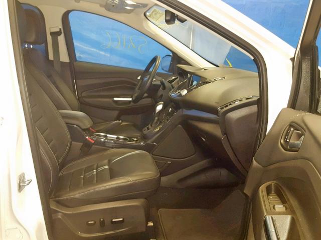 1FMCU9J91GUB50538 - 2016 FORD ESCAPE TIT WHITE photo 5