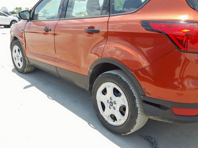 1FMCU0F74KUB21174 - 2019 FORD ESCAPE S ORANGE photo 9