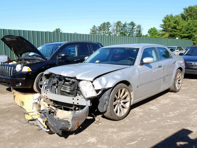 2C3LA73W86H243809 - 2006 CHRYSLER 300C SRT-8 SILVER photo 2