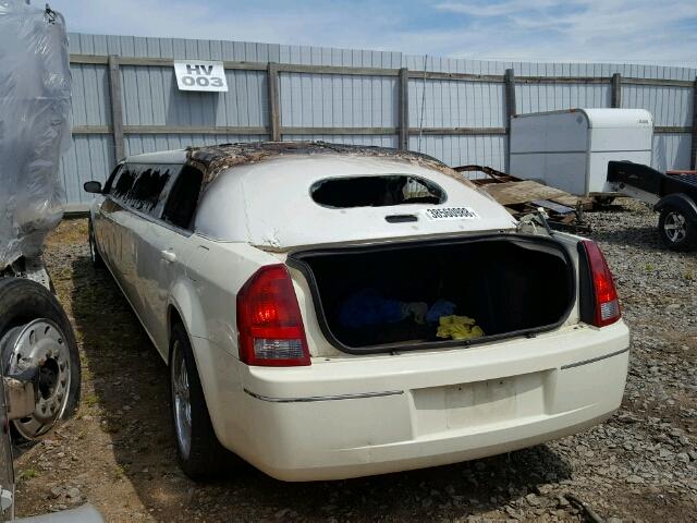 2C3KA53G07H600734 - 2007 CHRYSLER 300 TOURIN WHITE photo 3