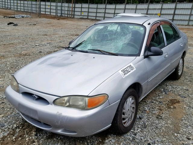 1FAFP13P2XW177053 - 1999 FORD ESCORT SE SILVER photo 2