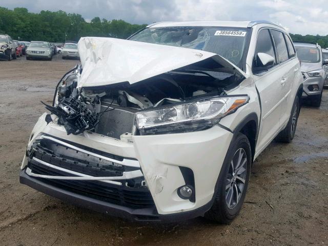 5TDKZRFHXJS547565 - 2018 TOYOTA HIGHLANDER WHITE photo 2