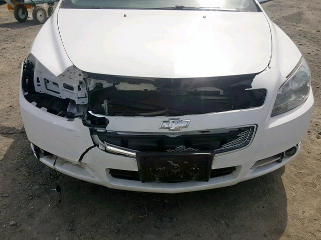 1G1ZE5E7XAF302690 - 2010 CHEVROLET MALIBU LTZ თეთრი ფოტო 9