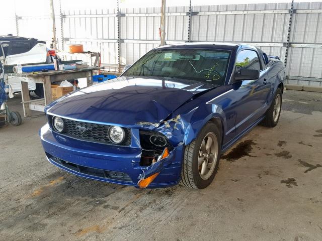 1ZVFT82H065264976 - 2006 FORD MUSTANG GT BLUE photo 2