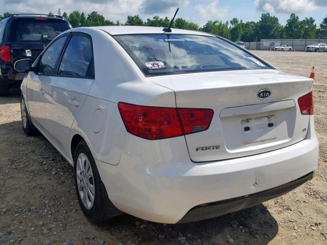 KNAFU4A27B5357135 - 2011 KIA FORTE EX WHITE photo 3