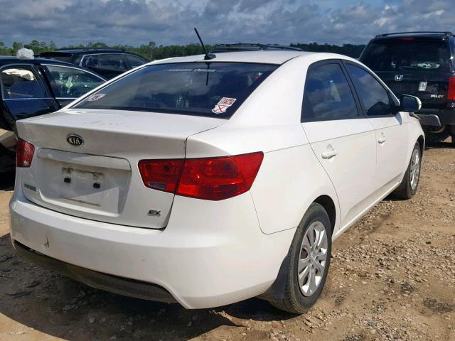 KNAFU4A27B5357135 - 2011 KIA FORTE EX WHITE photo 4