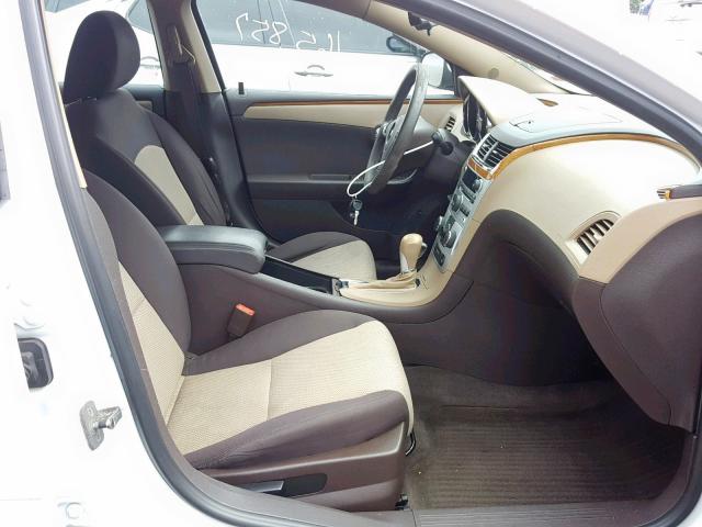 1G1ZC5EU8BF117096 - 2011 CHEVROLET MALIBU 1LT WHITE photo 5