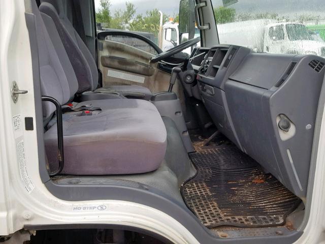 JALC4W16987004427 - 2008 ISUZU NPR WHITE photo 5