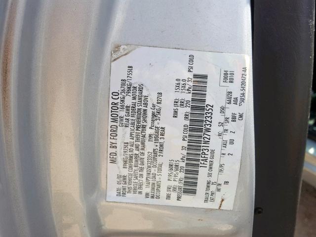 1FAFP31N27W323352 - 2007 FORD FOCUS ZX3 SILVER photo 10