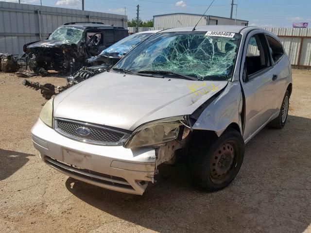 1FAFP31N27W323352 - 2007 FORD FOCUS ZX3 SILVER photo 2