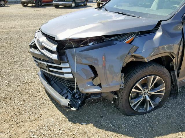 5TDBGRFH6JS037431 - 2018 TOYOTA HIGHLANDER GRAY photo 9