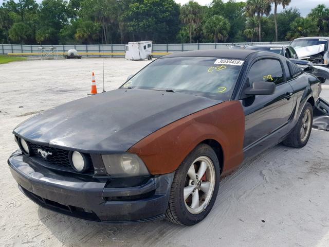 1ZVFT82H165107991 - 2006 FORD MUSTANG GT BLACK photo 2