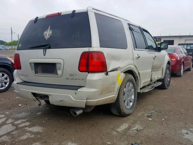 5LMFU28R34LJ39825 - 2004 LINCOLN NAVIGATOR 白色 照片 4