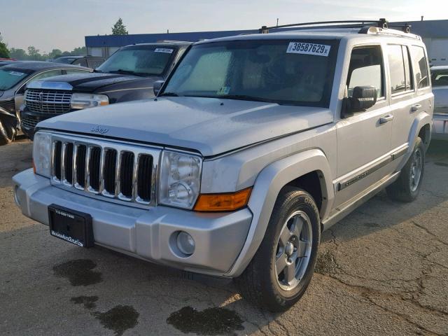 1J8HG48K38C100883 - 2008 JEEP COMMANDER SILVER photo 2