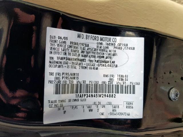 1FAFP34N45W294882 - 2005 FORD FOCUS ZX4 BLACK photo 10