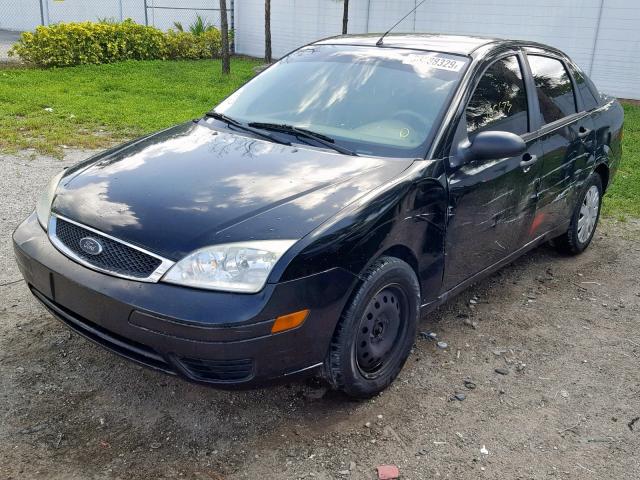 1FAFP34N45W294882 - 2005 FORD FOCUS ZX4 BLACK photo 2