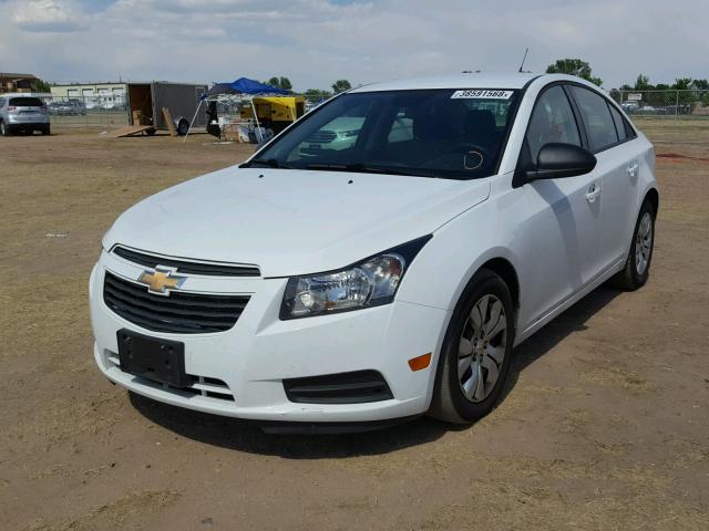 1G1PA5SH3E7182828 - 2014 CHEVROLET CRUZE LS WHITE photo 2