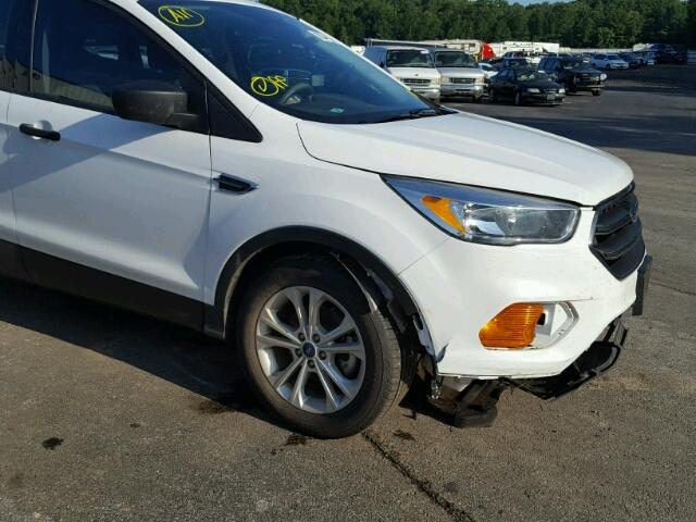 1FMCU0F7XHUC10501 - 2017 FORD ESCAPE S WHITE photo 9