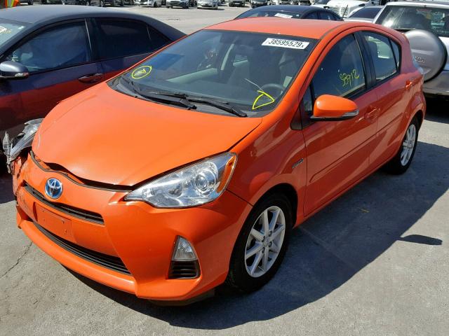 JTDKDTB32D1033507 - 2013 TOYOTA PRIUS C ORANGE photo 2