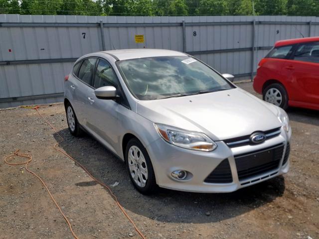 1FAHP3K26CL351986 - 2012 FORD FOCUS SE SILVER photo 1