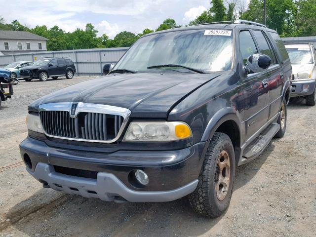 5LMFU28AX1LJ02664 - 2001 LINCOLN NAVIGATOR BLACK photo 2