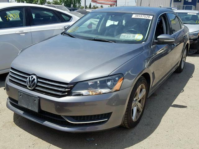 1VWBP7A3XDC148454 - 2013 VOLKSWAGEN PASSAT SE GRAY photo 2