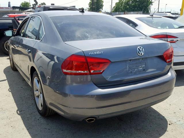 1VWBP7A3XDC148454 - 2013 VOLKSWAGEN PASSAT SE GRAY photo 3