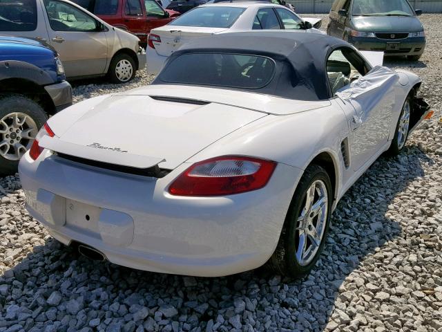 WP0CA29898U712509 - 2008 PORSCHE BOXSTER WHITE photo 4