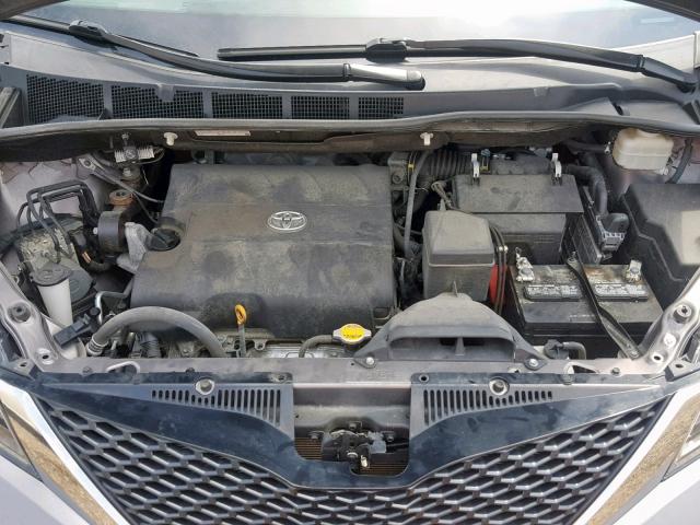 5TDXK3DC4GS738535 - 2016 TOYOTA SIENNA SE GRAY photo 7